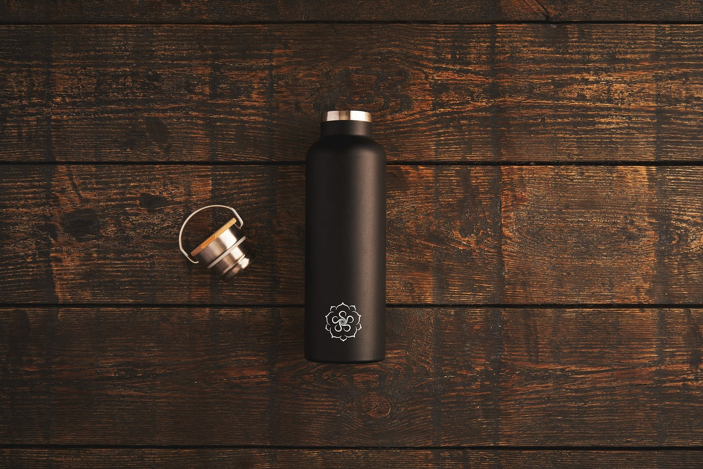 The Kakuzō tea bottle