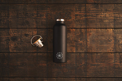 The Kakuzō tea bottle